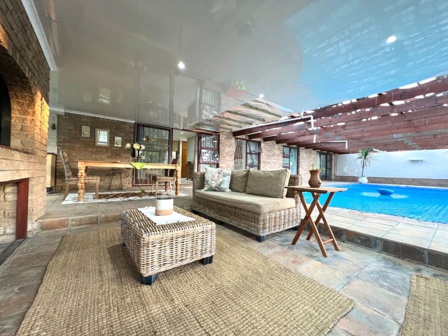 4 Bedroom Property for Sale in Walmer Downs Eastern Cape